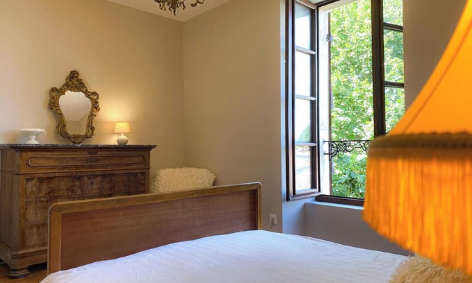 Mougon-Thorigne Cama Y Desayuno | Charming chambres d'hotes in a former presbytery. 7 minutes from the A10 motorway.