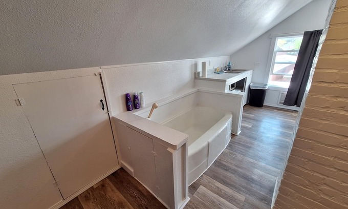 Pendleton Apartamento | Walking distance to Round Up Grounds and Main Street.