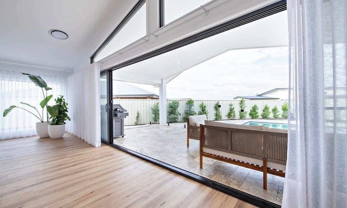 Dubbo Casa | Turon - Pool Entertainer, Elevated Luxury