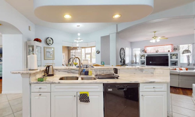 Port Charlotte Casa | Dog friendly house with private pool, lanai, and internet