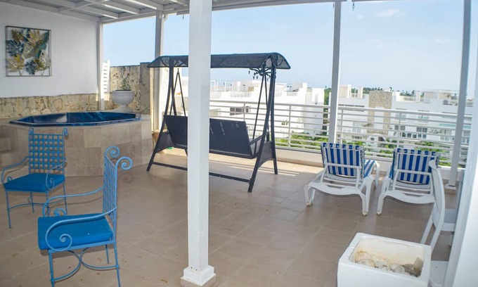 Villa Hermosa Apartamento | Stylish 3-Bedroom Escape with AC and WiFi in Welcoming La Caña