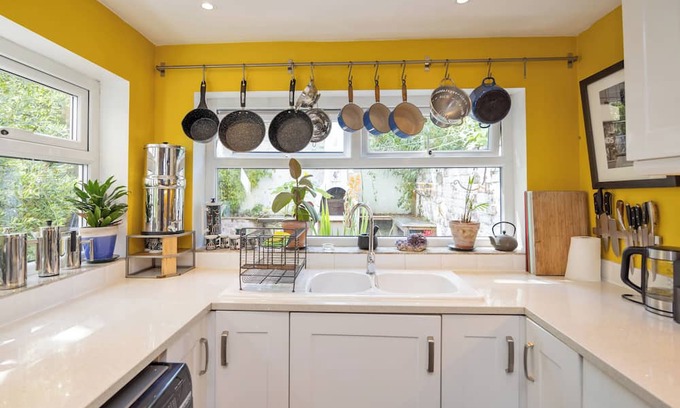 Sefton Park Casa | Unique quirky family house - 5 beds, 2 bathrooms, courtyard, Lounge - quiet area