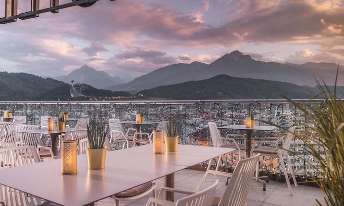Innsbruck City Centre Casa | Panorama room "Deluxe" 35 m² - aDLERS Hotel Innsbruck