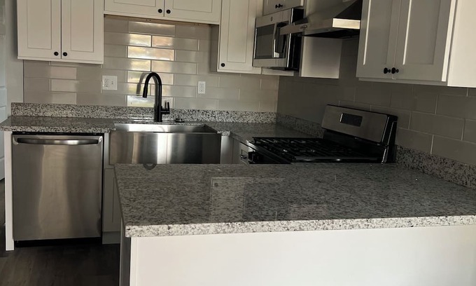 Chalmette Apartamento | Charming 2-bedroom apartment with WiFi, AC in peaceful Chalmette
