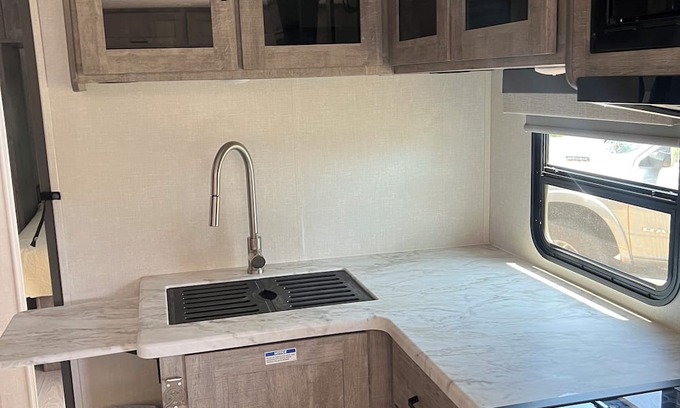 Marble Falls Casa | Cozy & Spacious Grand Surveyor Glamping Experience @ Fishers of Men Ranch