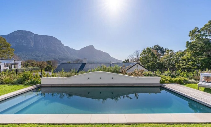 Bishopscourt Casa | Luxurious Villa In Secure Estate