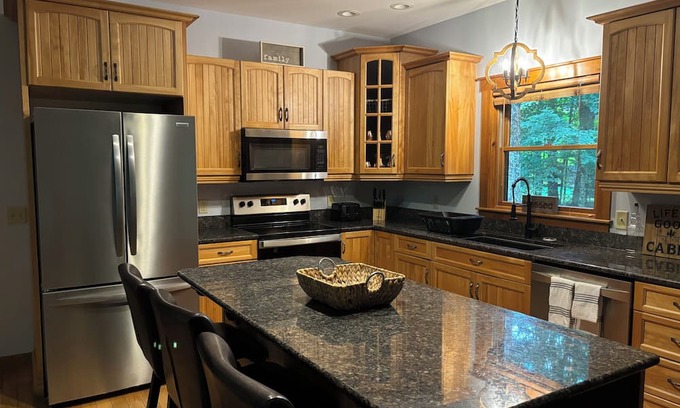 Jay Casa | Spacious 4-bedroom home only 4 miles from skiing, golf, water park and more!