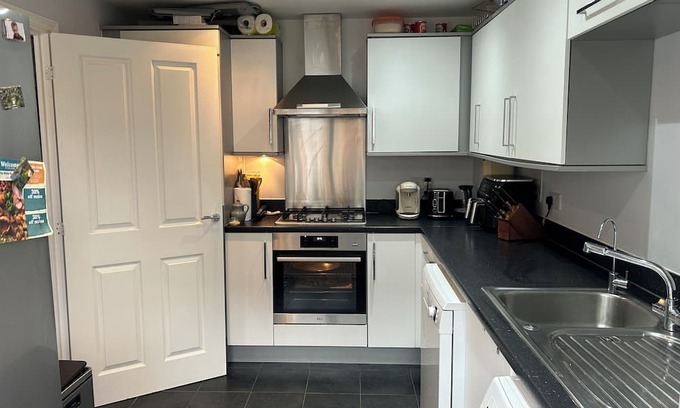 Andover Casa | Modern, comfortable 3-bedroom house in new development in Andover