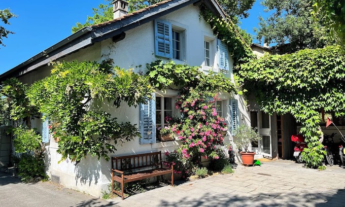 Langgasse-Felsenau Casa | House with garden on the Aare. Close to the city and traffic-calmed.