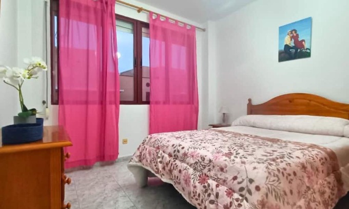 Brena Alta Apartamento | Apartment 'Amanecer Las Breñas' with Sea View, Shared Terrace and Wi-Fi