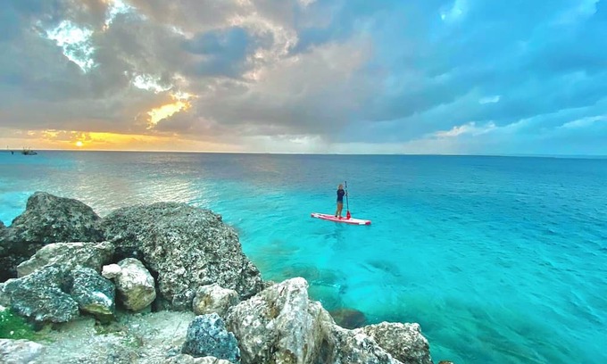 Playa Casa | Treasure By The Sea Bonaire: 3 Houses, 4 Bedrooms, 3 Kitchens, By The Ocean