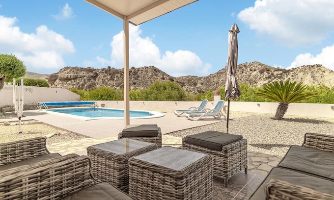 Arboleas Casa | Spend an unforgettable holiday in this beautiful holiday home with pool and great panoramic views.