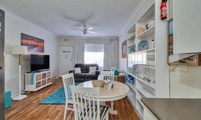 Semaphore Apartamento | Relaxed Beachside Comfort on Semaphore Foreshore