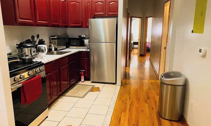 Mott Haven Casa | Cozy 2BR Haven w/ Walk-in Closet and Tranquil Vibe
