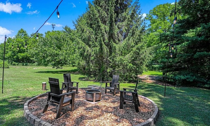 Parkesburg Casa | Cottage By The Pines
