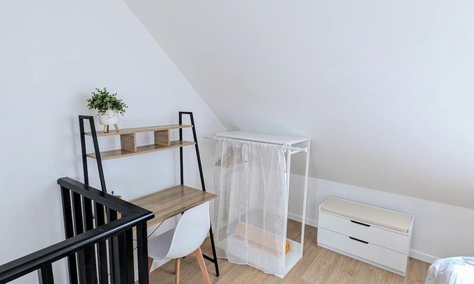 Quincy-Voisins Apartamento | Duplex with secure garage and wifi near Disney