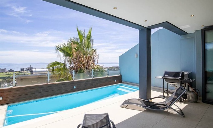 Green Point Casa | Ocean View 3-bedroom house Green Point Cape Town