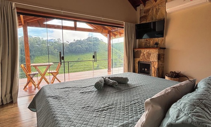 Sao Bento do Sapucai Chalet De Esquí | Chalé Pedra Madeira com Hidro e Café da Manhã