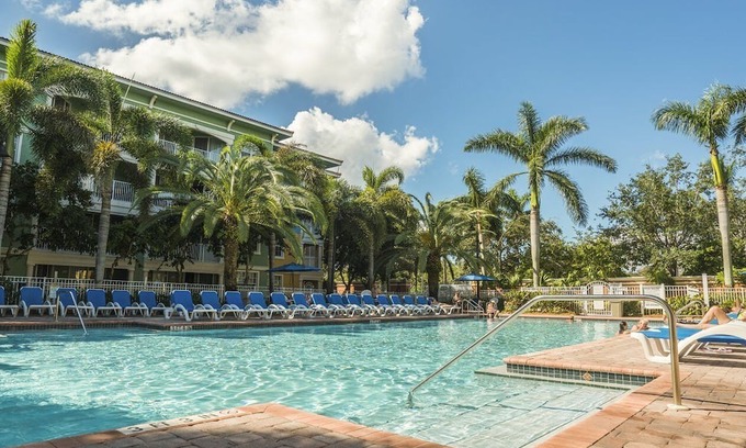 Weston Complejo | Luxury one bedroom and one bathroom unit with full amenities