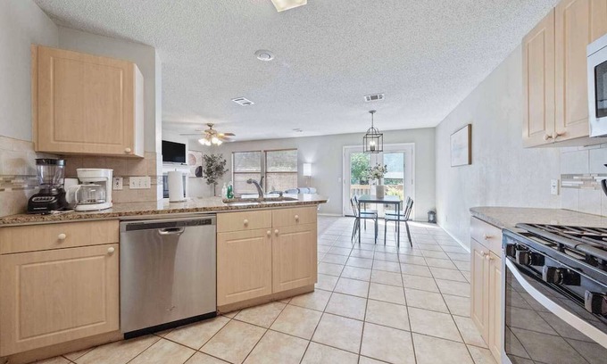 Cat Hollow Casa | Luckenwald Cove Retreat