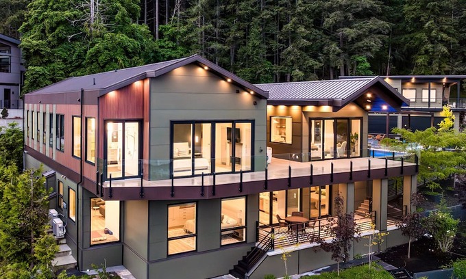 Maple Bay Casa | Shore Pine Retreat by Iris Properties!