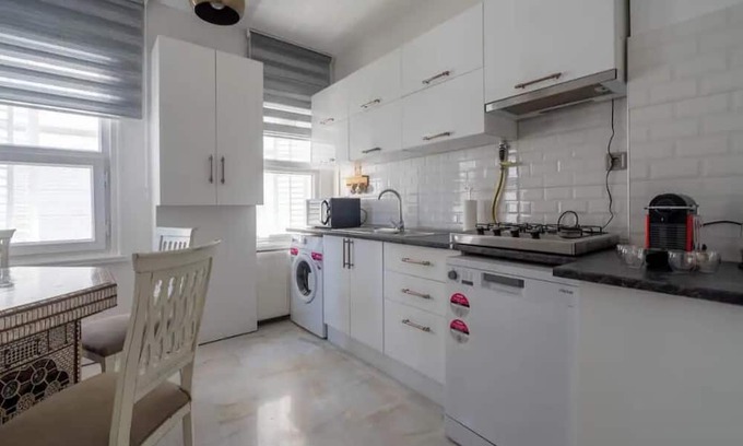 Adalar Apartamento | Luxury palace house 2+1, Magnificent sea view