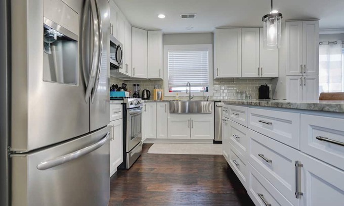 Morgan Casa | 4-bedroom House with Ocean View near NYC Train, Ferry, Waterfront with WiFi, AC