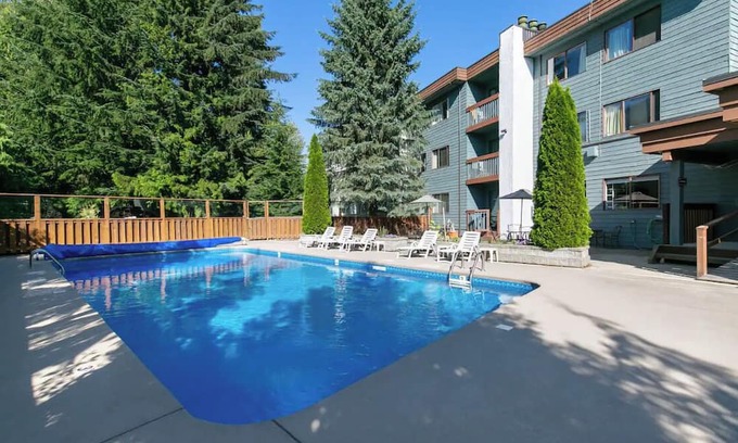 Whistler Creekside Condominio | Cozy Creekside Private Nook! Free Parking - Pets Welcome Walk to Gondola 5 min