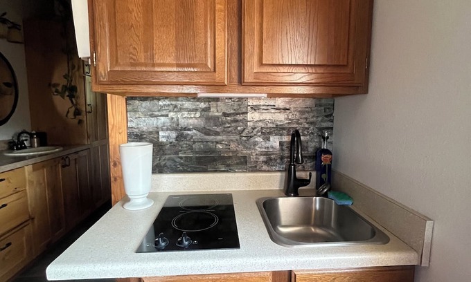 Four Corners Cabina | Cozy Mid-Term 2-bedroom ADU 15-min from Downtown Bozeman