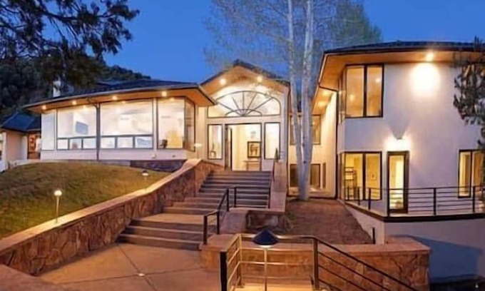 Basalt Casa | 5/6 Amazing Home-Pool Table-Office-Patio-Fireplace