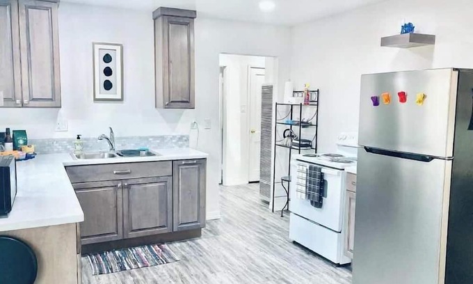 Farmington Casa | Relax & Unwind - Newly Remodeled Home - Private Backyard and Covered Patio.