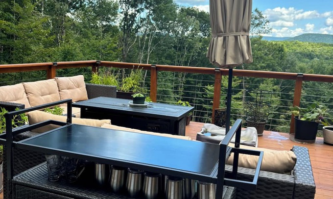 Fleischmanns Cabina | Charming 3-bdrm cabin in the heart of the Catskills—warm serene, and inviting!