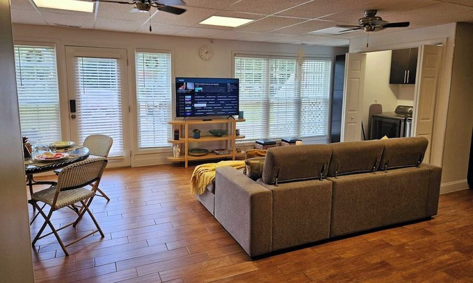 Suwanee Casa | 2 bedroom chic private loft in Suwanee