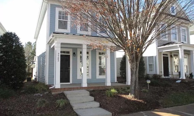 Umstead Casa | Charming 3-bedroom house centrally located between Raleigh and Durham