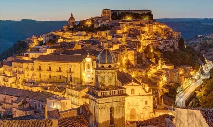 Modica Cabaña | Delightful Sicilian Retreat with Pool, Gardens, and Coastal Views Near Modica