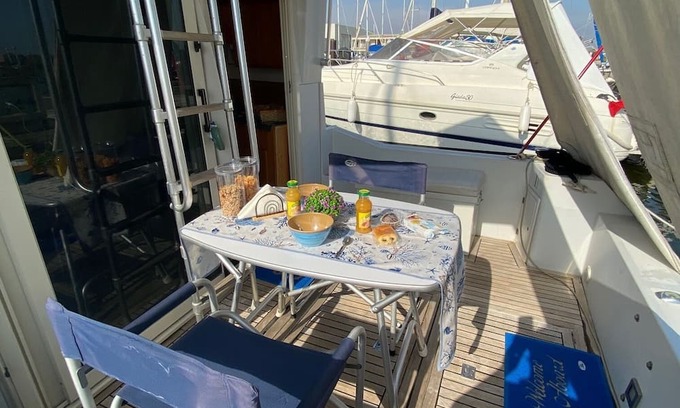Fiumicino Alquiler De Eote | For an alternative, romantic or simply relaxing stay aboard Scoglietto