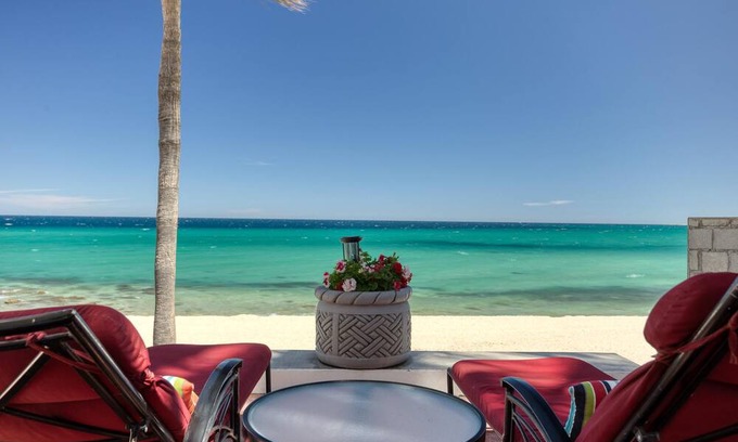 Buenavista Casa | Beachfront 2 BR Home