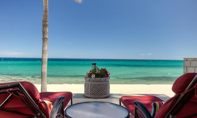 Buenavista Casa | Beachfront 4 BR home w/pool