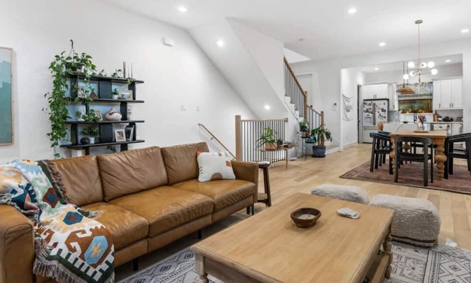 Lazybrook/Timbergrove Casa | Spacious, pet friendly home with Yard and EV charger