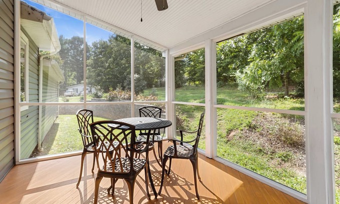 Blacksburg Casa | Buckshot Hokie Retreat