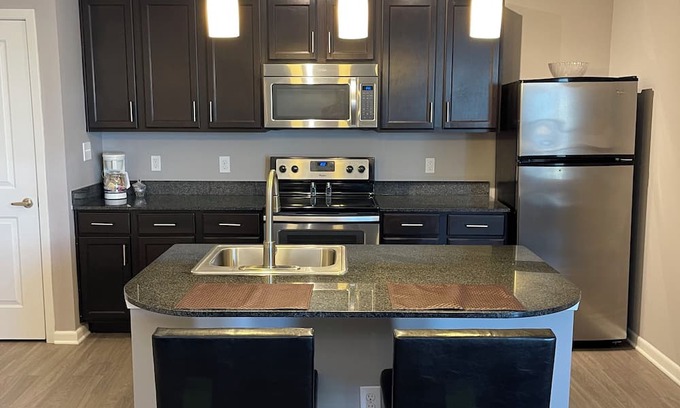 Polaris Apartamento | Right at Polaris! 3rd floor w/elevator access and garage parking included!