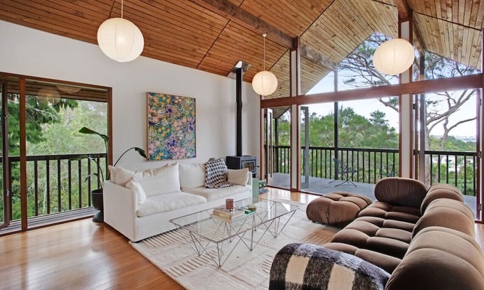 Northcote Casa | Woodside Retreat with Sauna, Ice Bath and BBQ