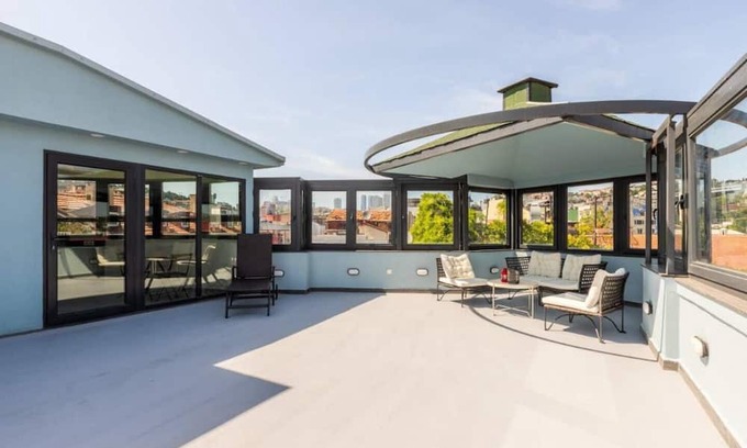 Ortakoy Apartamento | This apartment is a 2 bedroom(s), 2 bathrooms, located in Beşiktaş, İstanbul.
