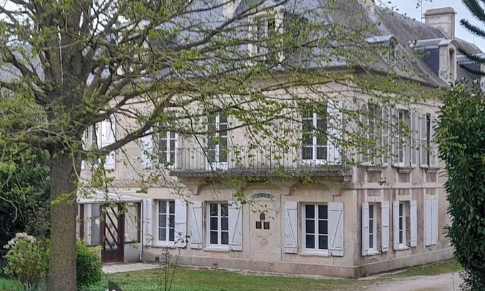 Villons-les-Buissons Casa | Demeure de Charme Historique au Coeur de la Campagne Normande