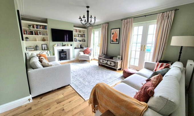 Winchester Casa | Spacious town house within walking distance of Winchester town centre