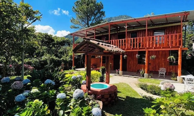 Los Naranjos Cabina | Charming Cabin Retreat in Los Naranjos, El Salvador! Your Serene Getaway Awaits!