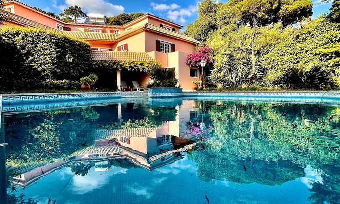 Charneca da Cotovia Casa | Villa Figueira - Propriedade a 5 Minutos das Praias com Grande Jardim