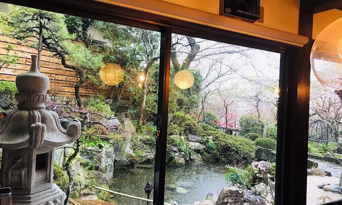 Nishi Ward Casa | 3 minutes walk to Mitakiji Temple! This guesthouse is a house where you can enjoy Nishikigoi and a Japanese garden.