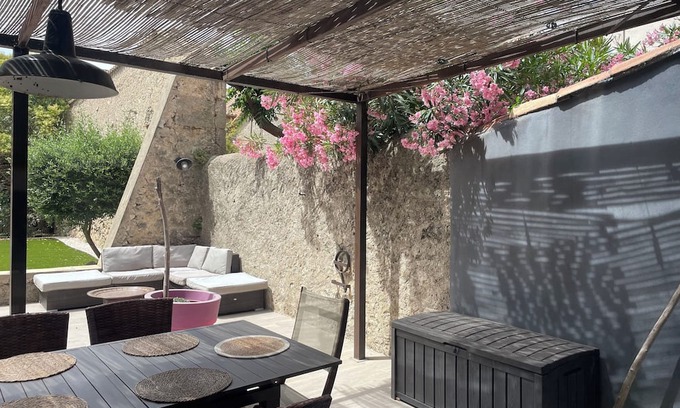 Nissan-lez-Enserune Casa | CIFFRE HOUSE 4 BEDROOMS SWIMMING POOL GARDEN 17 minutes from the beach