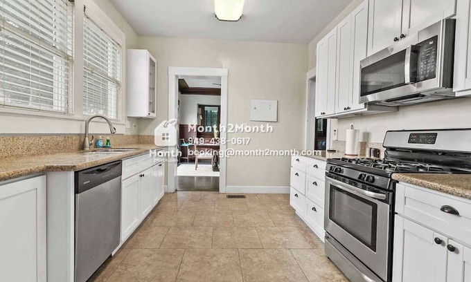Downtown Riverside Casa | Citrus Haven Residences on Orange St #41988